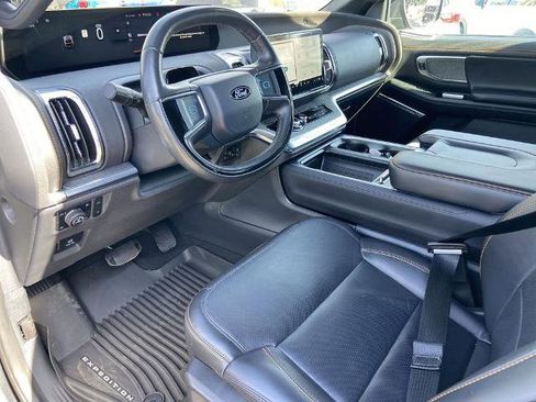 Used 2025 Ford Expedition Tremor image 6