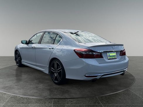 Used 2017 Honda Accord Sport image 7