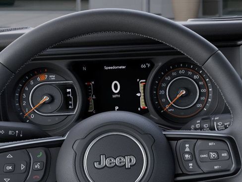 Used 2025 Jeep Wrangler Unlimited Sport AWD/4WD image 17