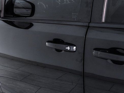 Used 2018 Dodge Grand Caravan SE w/ UConnect Hands-Free Group FWD image 34