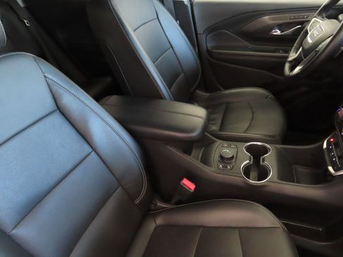Used 2024 GMC Terrain SLT image 26