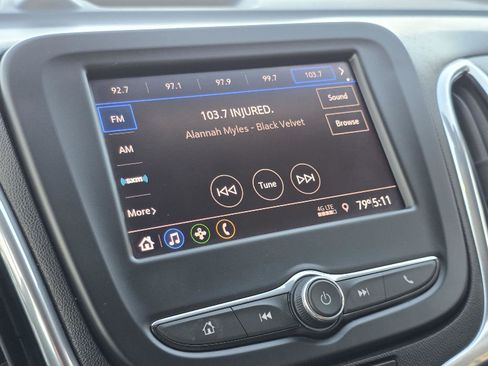 Used 2020 Chevrolet Equinox LT image 19