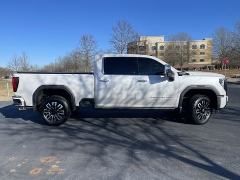 Used 2024 GMC Sierra 3500 Denali Ultimate image 10