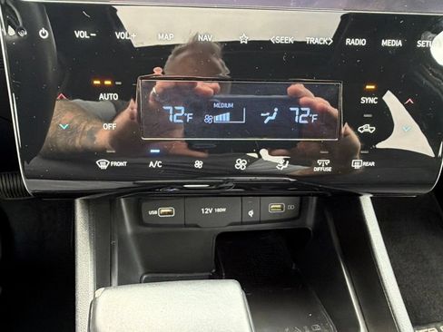 Used 2023 Hyundai Santa Cruz SEL Premium AWD/4WD image 70