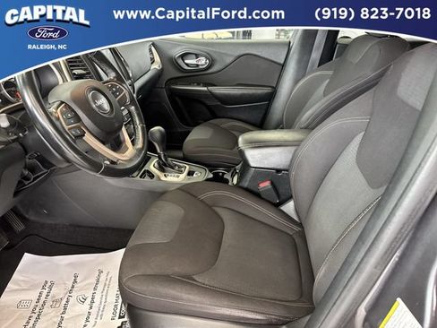 Used 2016 Jeep Cherokee Latitude w/ Safety/Convenience Group FWD image 19
