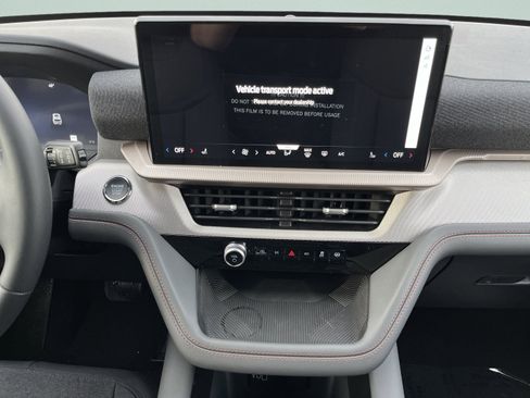 Used 2026 Ford Explorer Active AWD/4WD image 28