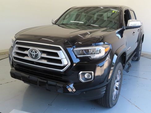 Used 2023 Toyota Tacoma Limited RWD image 6