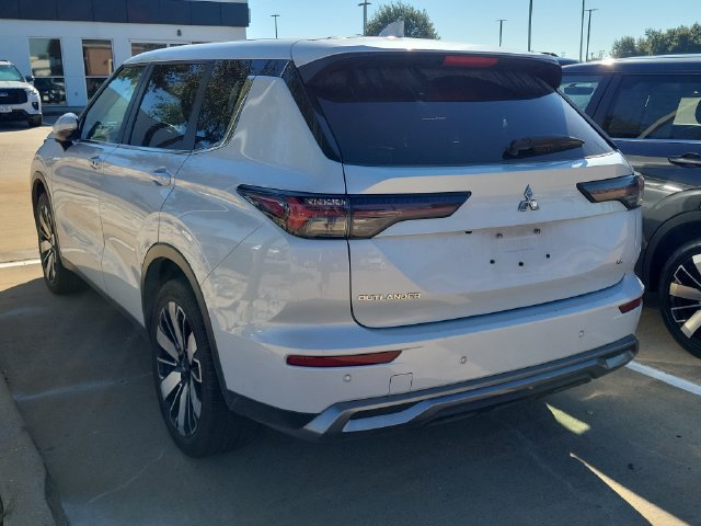 Used 2025 Mitsubishi Outlander SE FWD image 8