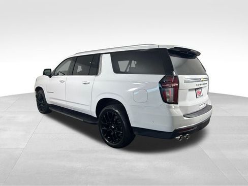 Used 2023 Chevrolet Suburban Premier w/ Advanced Technology Package AWD/4WD image 4