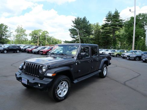 Used 2020 Jeep Gladiator Sport w/ Quick Order Package 24S AWD/4WD image 1