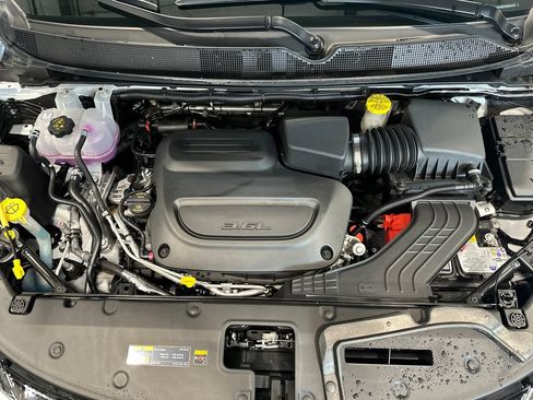 New 2027 Chrysler Pacifica Select AWD/4WD image 10