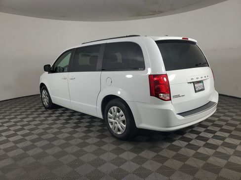 Used 2018 Dodge Grand Caravan SE w/ UConnect Hands-Free Group FWD image 6