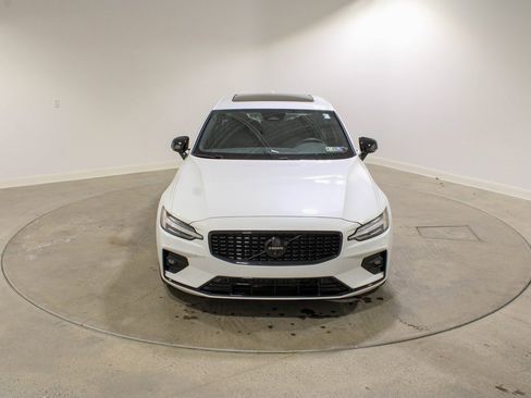 Used 2024 Volvo S60 B5 Plus image 2
