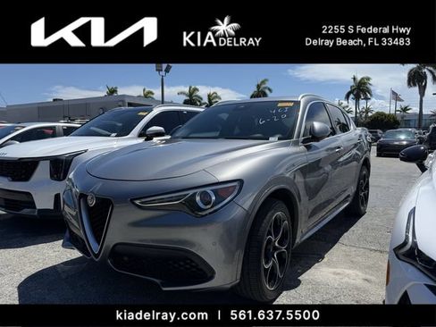 Used 2020 Alfa Romeo Stelvio Ti Lusso AWD/4WD image 9