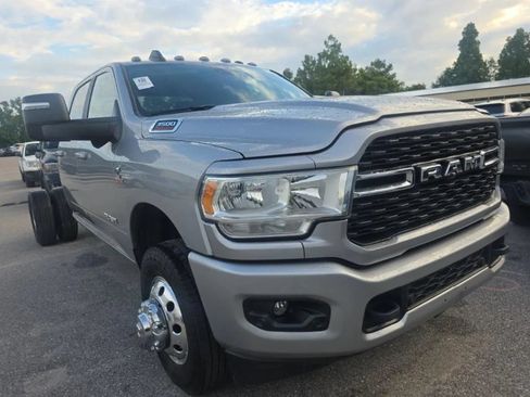 Used 2023 RAM 3500 Big Horn w/ Level 1 Equipment Group AWD/4WD image 3