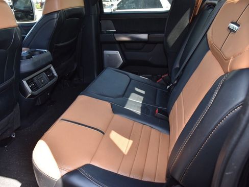 Used 2024 Ford F250 Platinum AWD/4WD image 12
