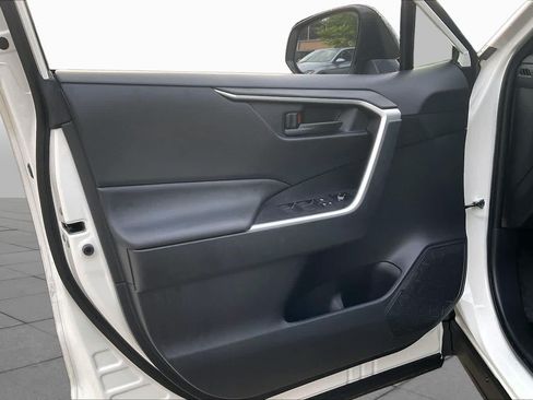 Used 2025 Toyota RAV4 LE AWD/4WD image 21