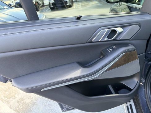 Used 2021 BMW X5 xDrive45e w/ Premium Package image 9