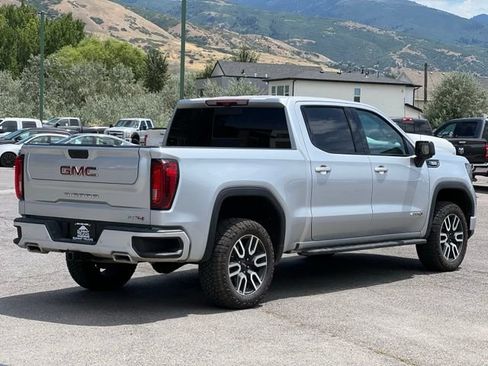Used 2022 GMC Sierra 1500 AT4 w/ AT4 Premium Package AWD/4WD image 8