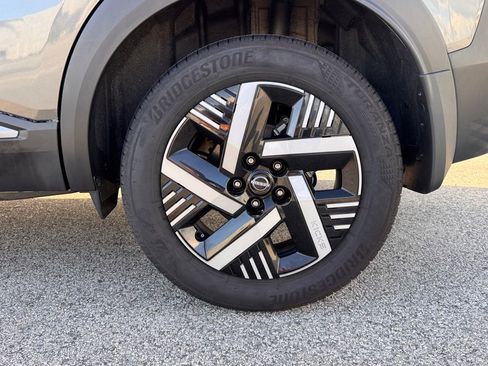 Certified 2025 Nissan Kicks SV image 10