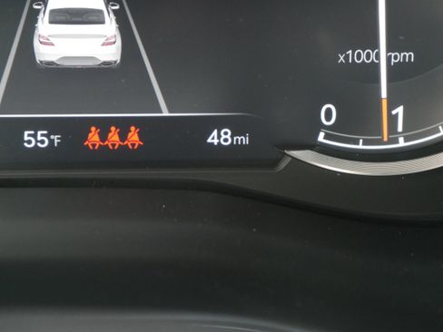 Used 2025 Genesis G70 2.5T image 29