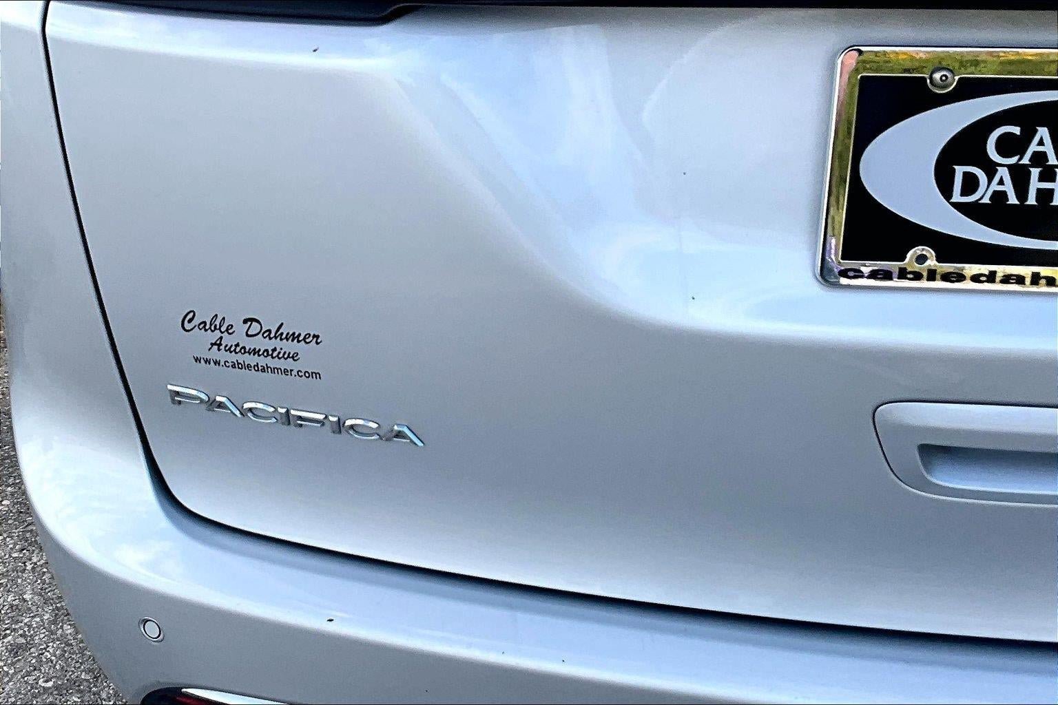 Used 2024 Chrysler Pacifica Touring-L FWD image 29