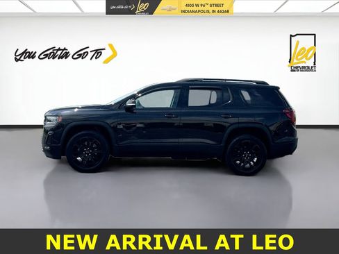 Used 2023 GMC Acadia SLE w/ Driver Convenience Package image 4