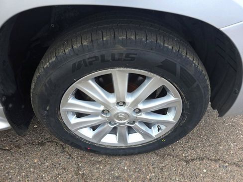 Used 2010 Lexus LX 570 4WD image 38