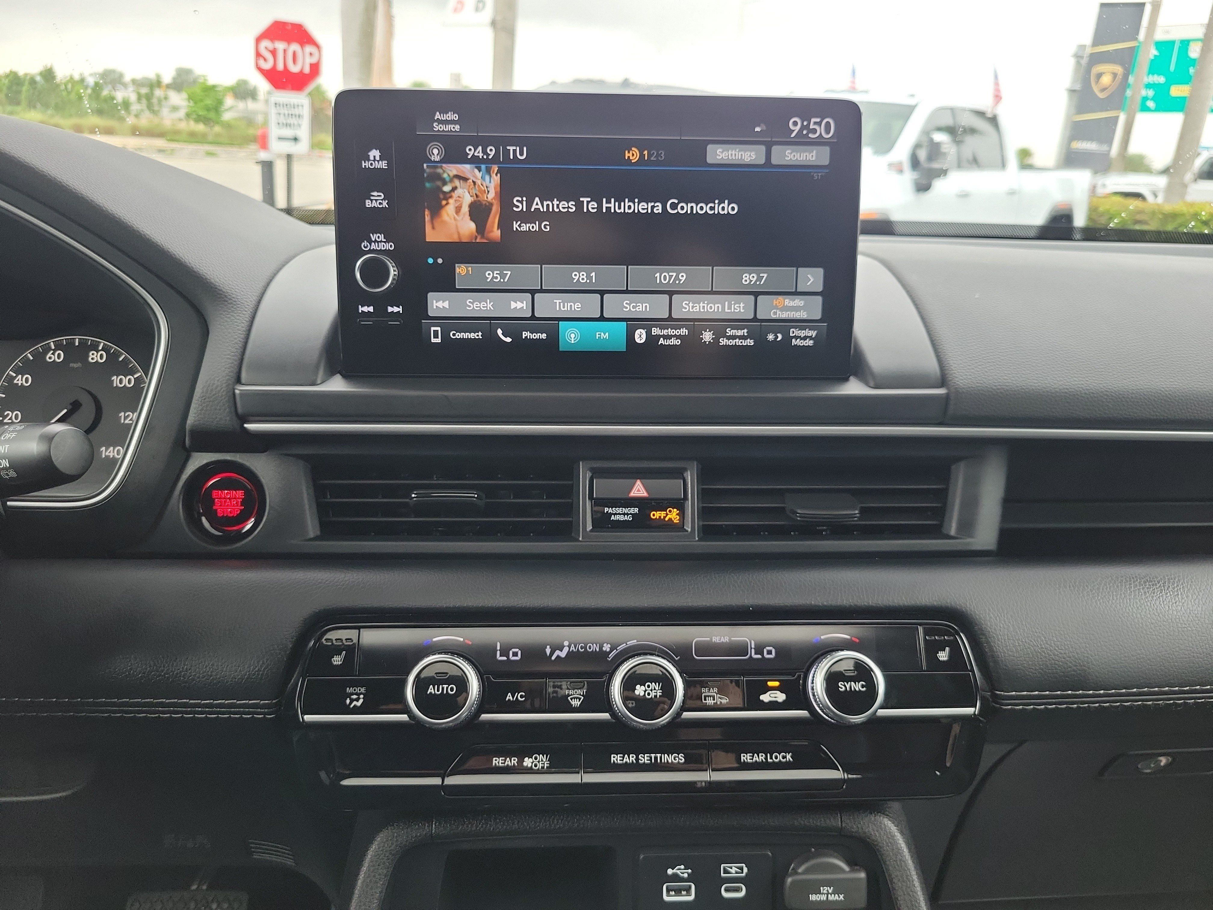 Used 2024 Honda Pilot Touring image 21