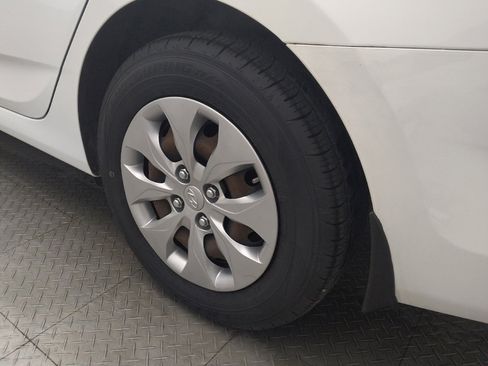 Used 2016 Hyundai Accent SE FWD image 31