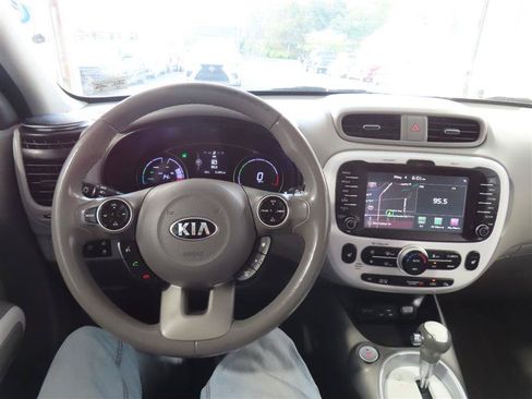 Used 2017 Kia Soul EV FWD image 21