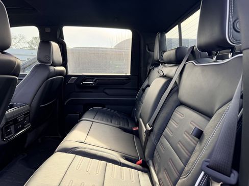 Used 2024 GMC Sierra 2500 AT4X w/ AT4X AEV Edition image 3