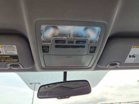 Used 2016 Toyota Highlander XLE image 21