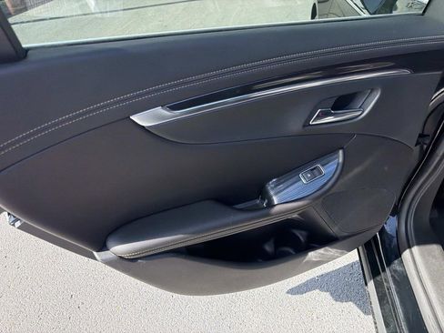 Used 2019 Chevrolet Impala LT FWD image 14