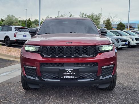 Used 2022 Jeep Grand Cherokee L Limited w/ Black Appearance Package image 6