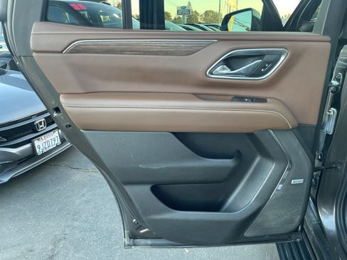 Used 2021 Chevrolet Tahoe High Country w/ Premium Package image 40