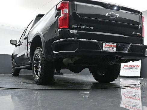 Used 2023 Chevrolet Silverado 1500 ZR2 w/ Technology Package image 33