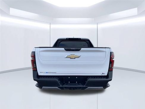 Used 2026 Chevrolet Silverado EV LT AWD/4WD image 9