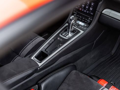 Certified 2018 Porsche 911 GT3 RWD image 41