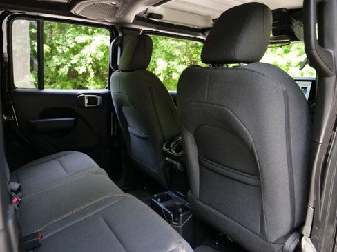 Used 2024 Jeep Wrangler Unlimited Sport AWD/4WD image 36