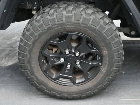Used 2023 Jeep Gladiator Sport AWD/4WD image 37