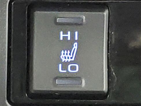 Used 2019 Toyota RAV4 XLE Premium image 37