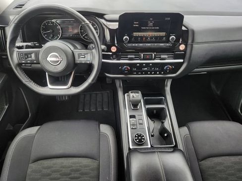 Used 2025 Nissan Pathfinder SV AWD/4WD image 29