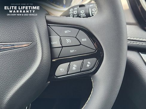 Used 2026 Chrysler Pacifica Select w/ S Appearance Package FWD image 26