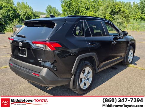 Used 2021 Toyota RAV4 XLE w/ Convenience Package AWD/4WD image 3