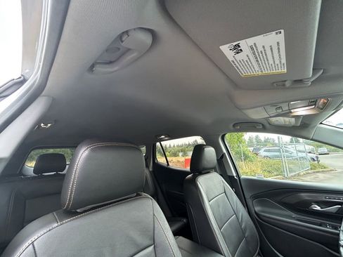 Used 2021 GMC Terrain SLT image 27