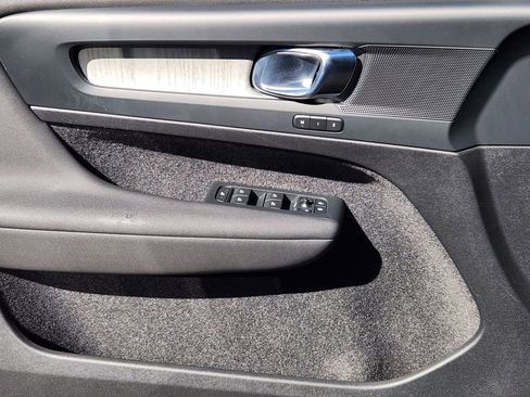 Used 2024 Volvo XC40 B5 Plus w/ Climate Package image 23