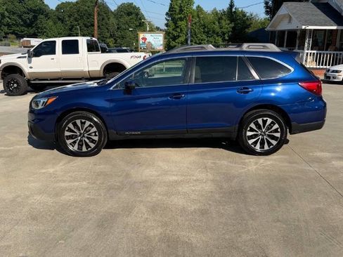 Used 2016 Subaru Outback 3.6R Limited AWD/4WD image 2