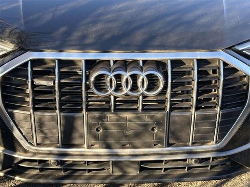 Used 2023 Audi Q3 2.0T Premium w/ Convenience Package image 4