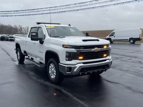 Used 2024 Chevrolet Silverado 3500 LT w/ Convenience Package image 11